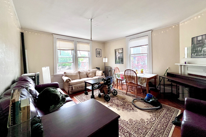 Living Room - 4 Bed 2 Bath - Close to Campus / Shuttle / Train Apartments