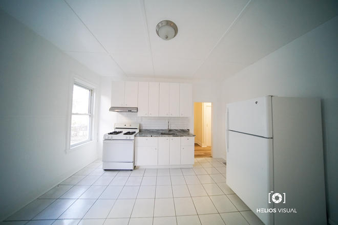 Newly updated kitchen - Union Avenue, walking distance to Berkley, NU, Suffolk, Simmons etc, short orange line train ride Apartments