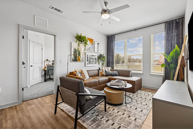 Living Room - Apartment - MONTH FREE + TRASFER FEE PAID + NO APPLICATION FEE, $899/mo,  AUG 2026 - JUL 2027