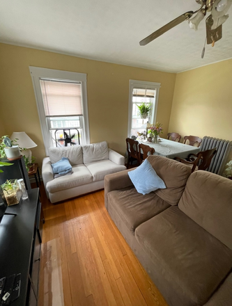 Living Room - 123 Winthrop St. Medford Tufts University NO FEE House