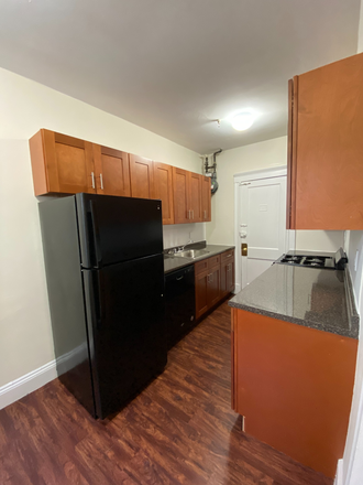 Call NOW for showings! 617-236-8550 - BOYLSTON ST - *NO FEE* LRG & MODERN 1BR/1BA NEAR CAMPUS W/ H&HW INC, LNDRY IN BLDNG AVAIL *9/1/2025* Apartments