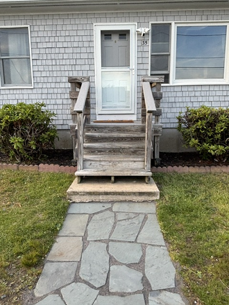 Front Entry - REDUCED PRICE GREAT LOCATION- ACT FAST!! House