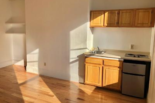 Call Arezou for info. 617-584-7817 - STUDIO ON BEACON STREET - RECENTLY PAINTED WITH HARDWOOD FLOORS! Apartments