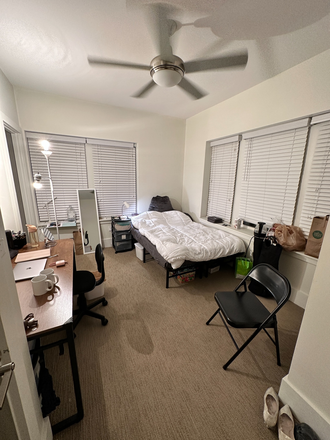 Bedroom with en-suite bathroom - Quadrangle Housing Apartments