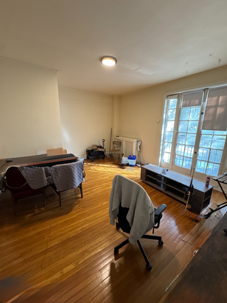 living room - Nice and affordable 1 bedroom apartment for JHU students/staff