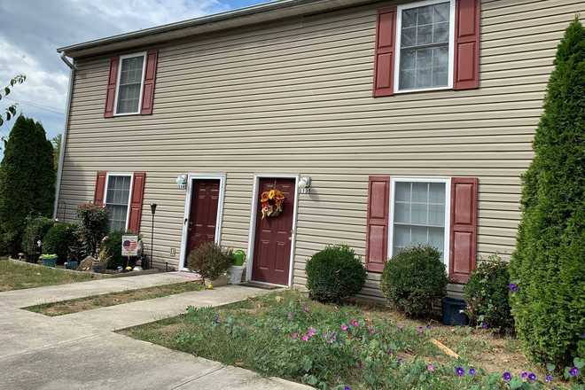  - 3 Bedroom 2.5 Bath Townhouse