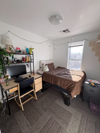 Bedroom - Discounted Commons 7 (4x2) Only $880 Apartments