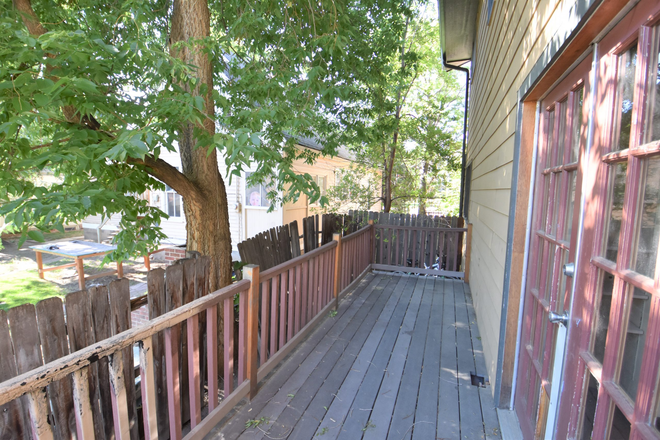 Patio - Goss Grove Apartment close to campus, 2 rooms 1 bathroom