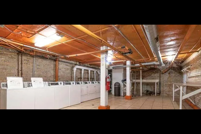 Laundry room - Sheffiled/Lincoln/Wrightwood Area Apartments