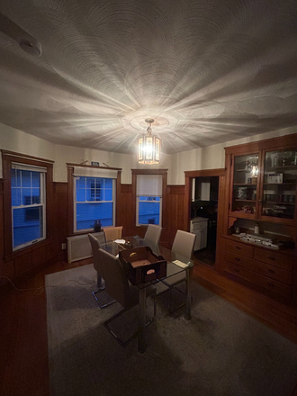 Dining Room - Single Rooms for Rent in 5 Bedroom House Close to Campus