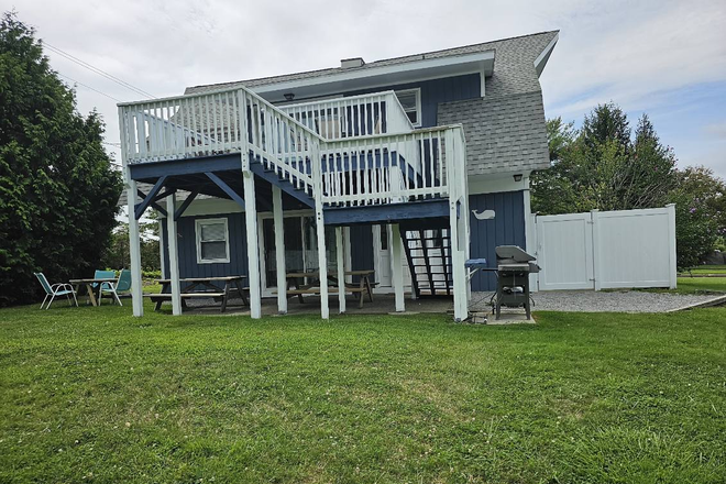 back - 13 Charlestown Blvd Narragansett, RI 02882 House