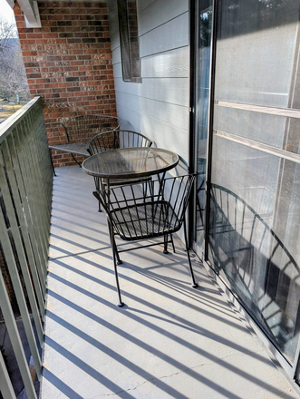 Balcony - Wimbledon II Complex, Apartment close to East Campus