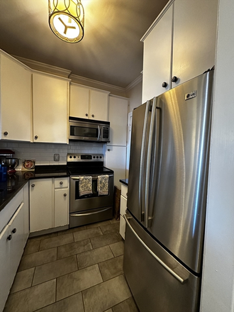 . - Stunning 1Bd 1Bth w/ Heat & Hot Water included ! Available 1/1/2025 Apartments