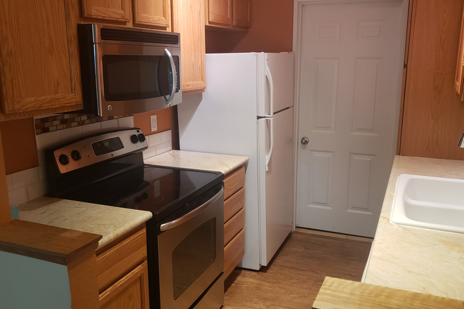3 - AVAILABLE 8/5: 7401 Spyglass Ct #N101 Condo
