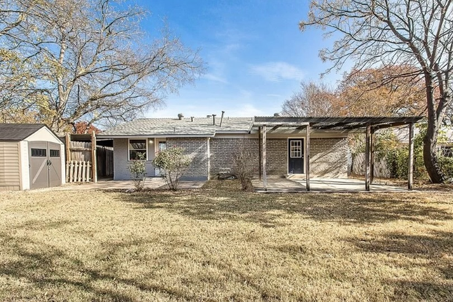 Backyard with patio door to bedroom (private entrance) - Private Furnished Room with Private Bathroom and Entrance