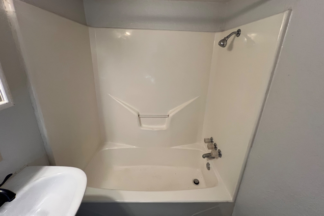 Bathroom - THE INTERNATIONAL HOUSE