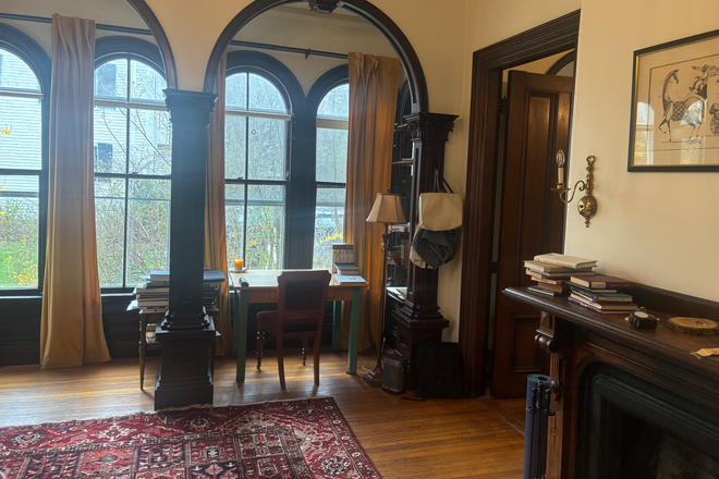 bedroom - Sunny One Bedroom June/July Sublet Apartments