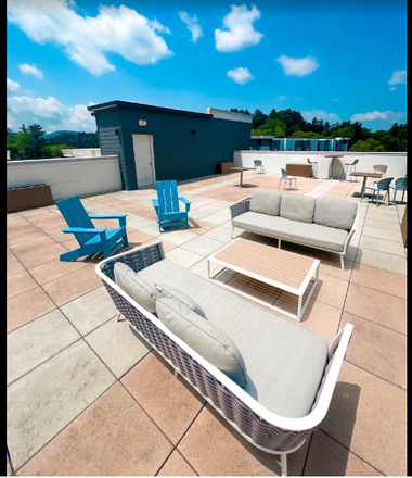 outdoor deck - PRIVATE APARTMENT 1BD/1BTH at PEAK OF BOONE