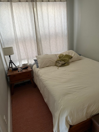 bed - Sunny Pet Friendly 1 Bed With Laundry Access Apartments