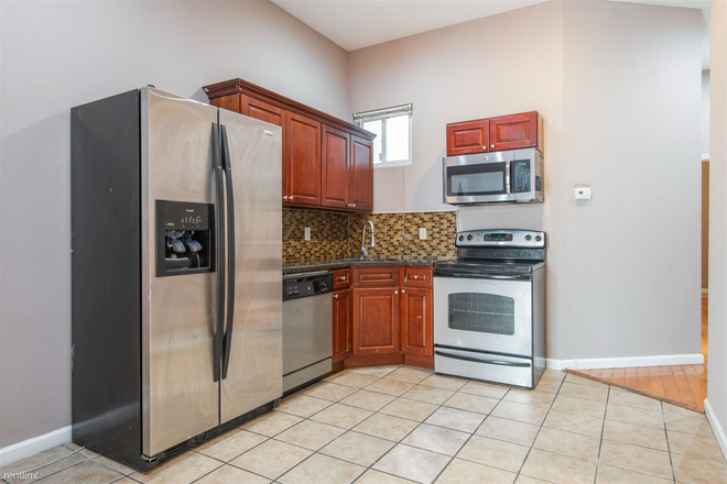 a0j1i0000000tbfqa2-003.jpg - 2016 N 18th St - 3 & 4 Bed Apartments