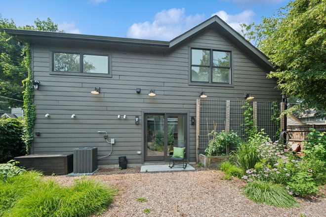 Coach House exterior - 2034 Maple: Beautiful Rooms Available for Fall 2026!! Plus New Coach House From Jan 1 2027