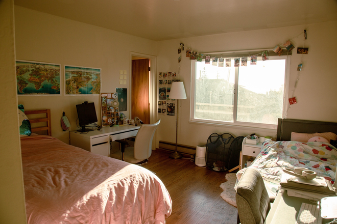 Double Room - 2546 Warring Street