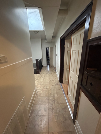 Hallway - 2bd/1ba Apartment Close to Campus