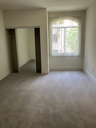 Bedroom - La Jolla Crossroads Apartments