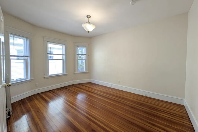 Bedroom for lease - Apartment close to Tufts campus