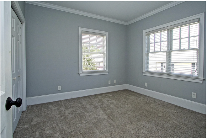 Bedroom Avalible For Rent - Housing Close to Campus House