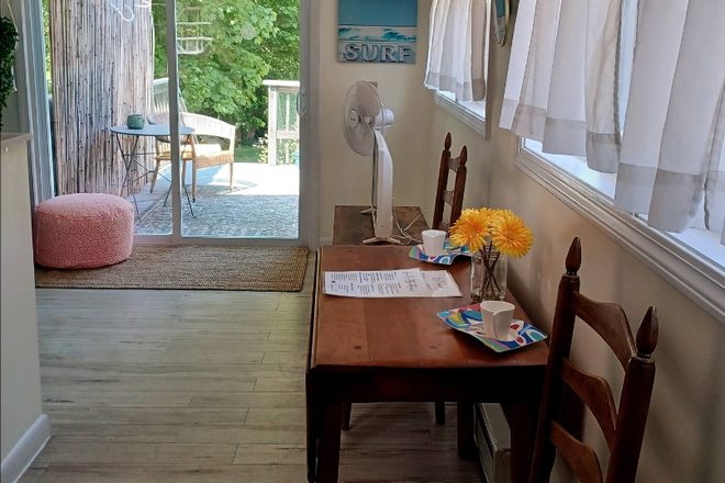 dining area view to deck - QUIET 1 BED/BATH IN-TOWN WAKEFIELD Apartments