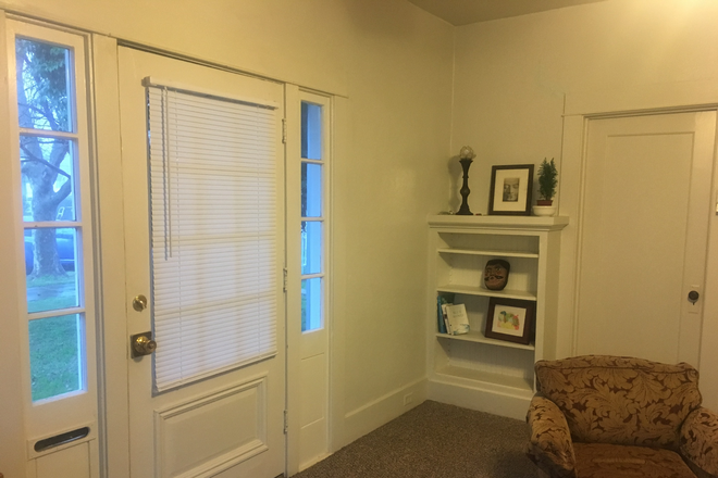 Entry Door - Cute and cozy 2 bed, 1 bath duplex with garage and small yard Duplex