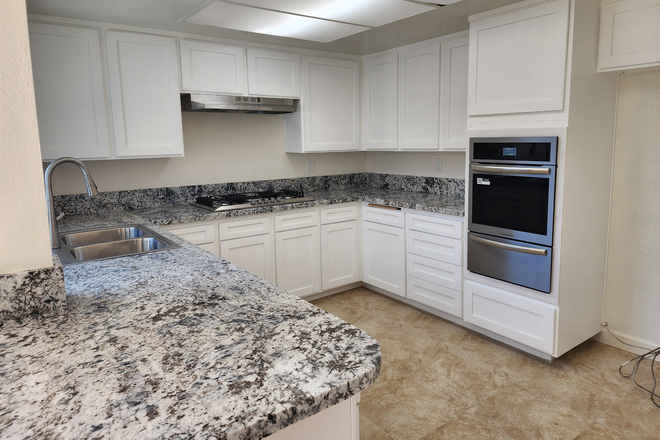 Kitchen - Apartment Near Orange Circle