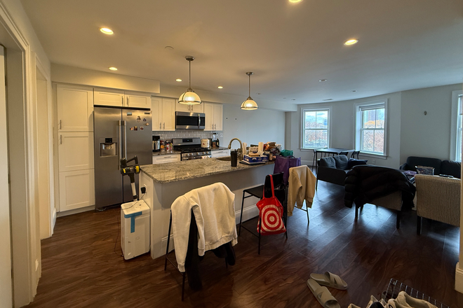 Kitchen - LAUNDRY IN UNIT! 4Bed/2Bath - Tons of Sunlight! Apartments
