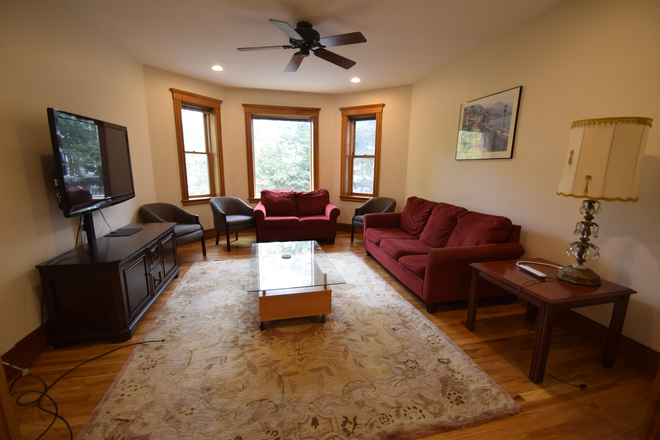 x - COOLIDGE CORNER 3 BED 2 BATH APARTMENT - BU - GREEN LINE - CENTRAL AC - LAUNDRY IN UNIT