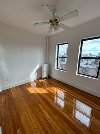 Bedroom - 2 Bed Available NOW! *CONTACT NOAH 603-470-8181 Apartments