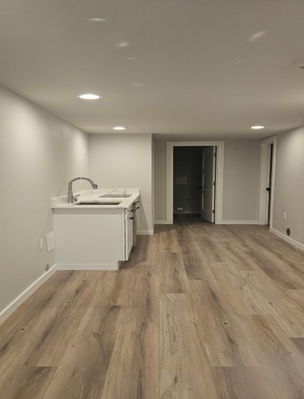 Kitchen - Student-Friendly Studio Apartment Near Bus Line - Easy Commute to UW & Seattle U!