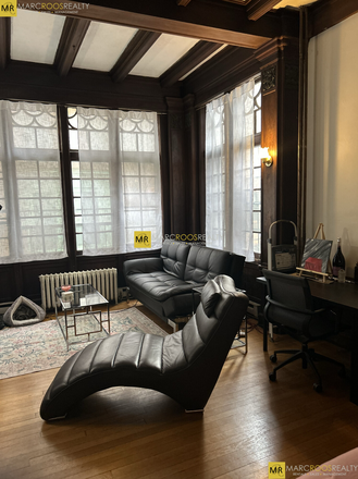 Call call or text Arezou at 617-584-7817 - Spacious studio on Commonwealth Ave. Close to BU, Northeaster, Berklee, NECO......... Apartments
