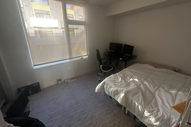 bedroom with queen bed - Furnished/Unfurnished Bedroom