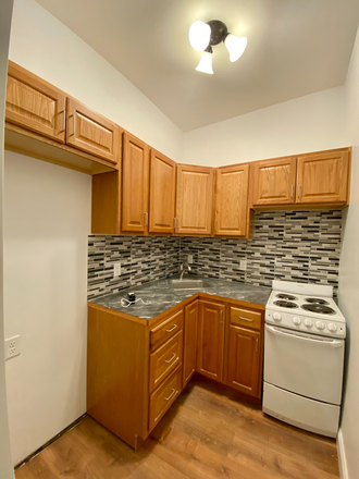 . - Renovated studio at 121 Saint Stephen St. Available 9/1/25 Apartments