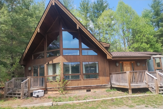street view - Students love this rare find on Hwy 105 in Foscoe with easy access to Boone