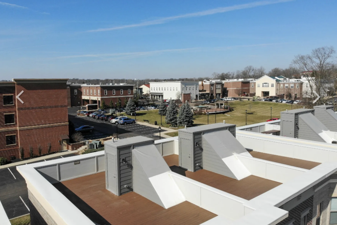 Sky Deck - Able to add lights and other amenities - Gaslight Town House Fall 2026 Sublet