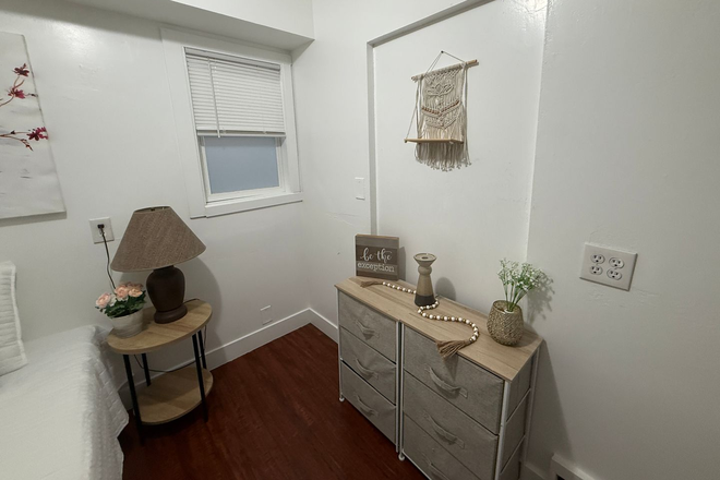 Bedroom - Affordable Private Girl room Downtown - Top Floor and Furnished Apartments