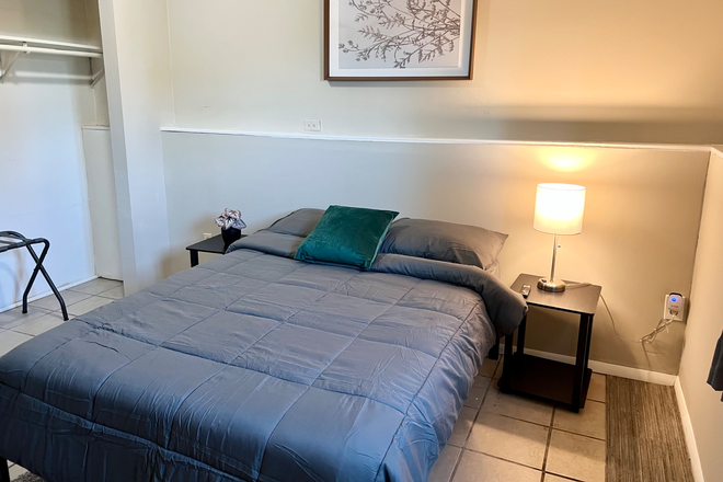 Bedroom - $500 of 1st Mo Rent - 5bedroom close to campus Duplex