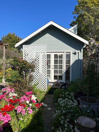 Outside View - Studio for Summer Sublease in Berkeley
