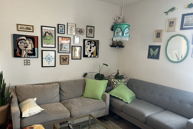 LIVING - 3 BED WITH IN UNIT LAUNDRY! 9/1/25! Apartments