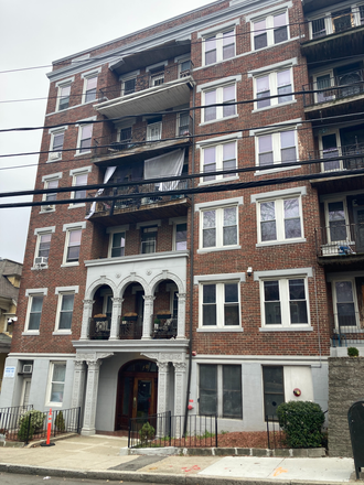 Visit hubrealtyproperties.com - Handy studio, on 57 bus in Allston Apartments