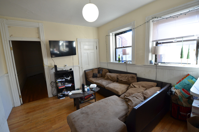 . - Spacious 4-bed on Haviland St! Contact Will McGowan 617.512.5822 Apartments