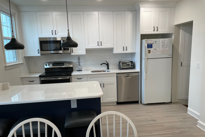 Newly renovated kitchen - Newly Renovated Kitchen and Bath/Walk to Campus Townhome