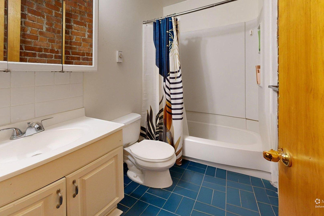 Bathroom - Prime 2 Bedroom on lovely Gainsborough Street! Apartments